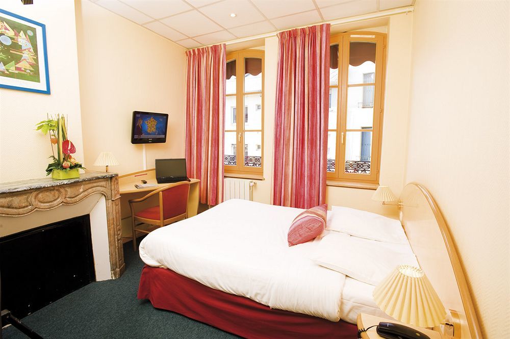 Logis-Hotel Des Oliviers Thionville Exterior photo