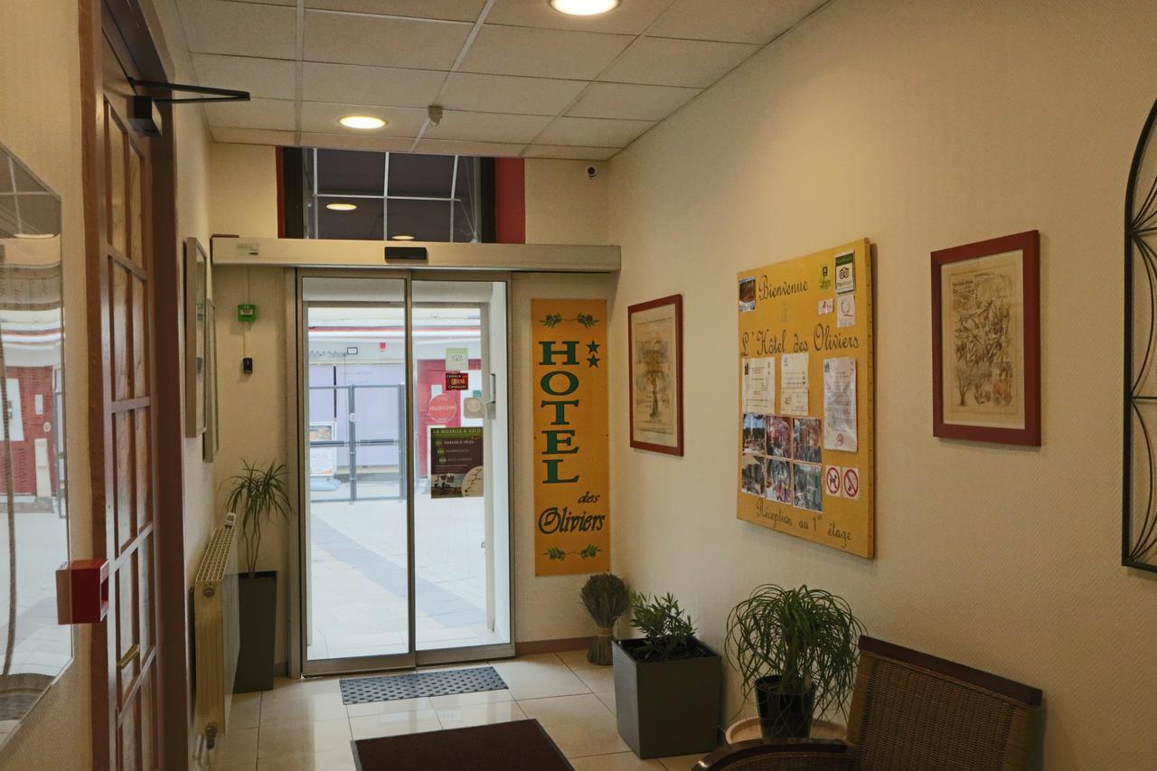 Logis-Hotel Des Oliviers Thionville Exterior photo
