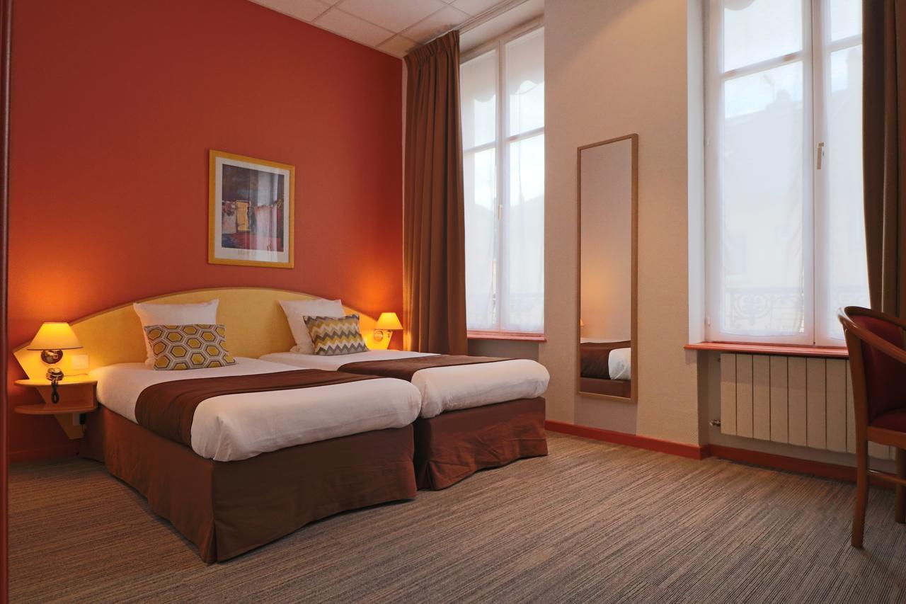 Logis-Hotel Des Oliviers Thionville Exterior photo