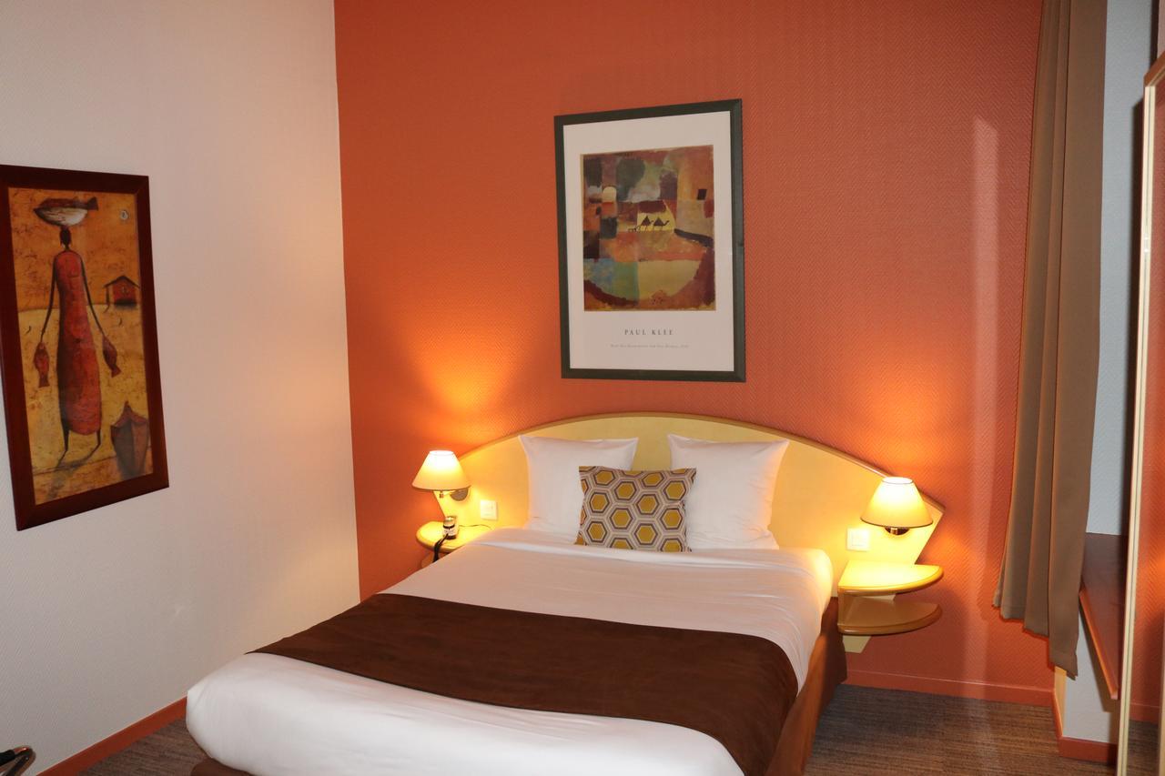 Logis-Hotel Des Oliviers Thionville Exterior photo
