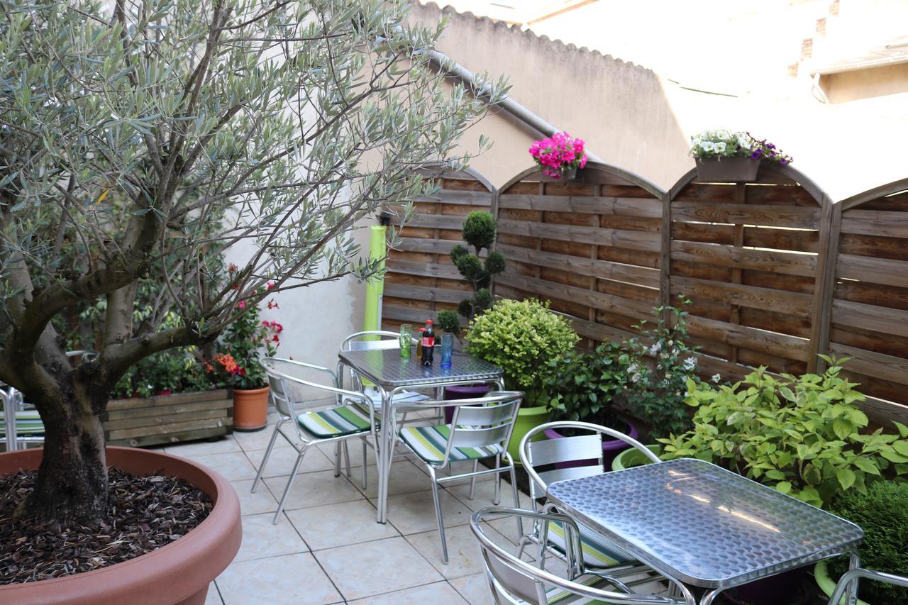 Logis-Hotel Des Oliviers Thionville Exterior photo