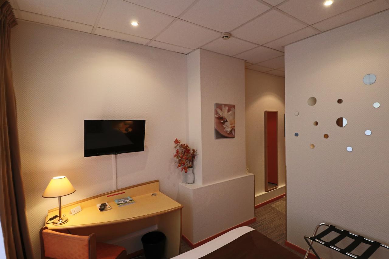 Logis-Hotel Des Oliviers Thionville Exterior photo